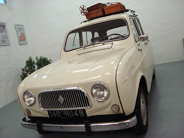 1963 Renault R4L