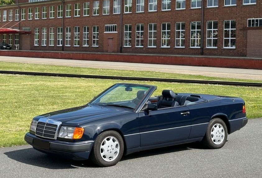1993 Mercedes-Benz 300 CE-24V